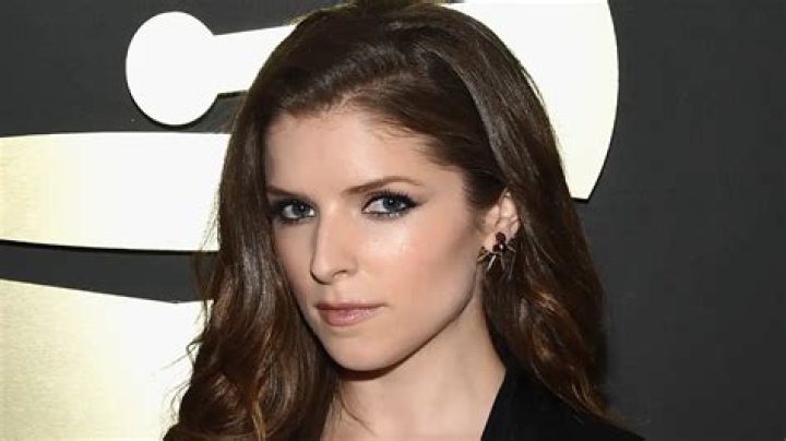 Anna Kendrick Net Worth: Details About Movie, Income, Bf, Age, Salary - SarkariResult
