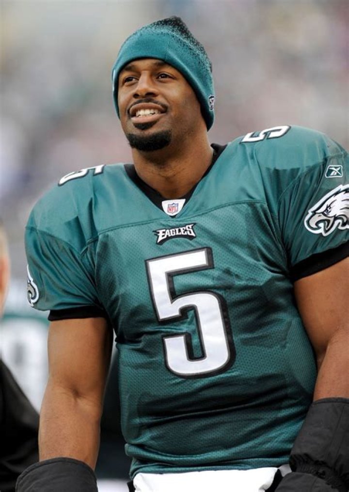Donovan McNabb Ethnicity / Religion : Biography, Net worth, Age, Family & More details - SarkariResult