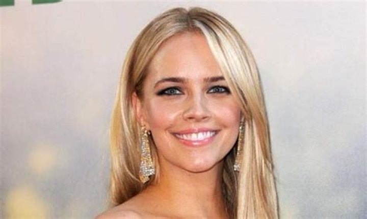 Jessica Barth Height, Weight, Measurements, Bra Size, Shoe Size