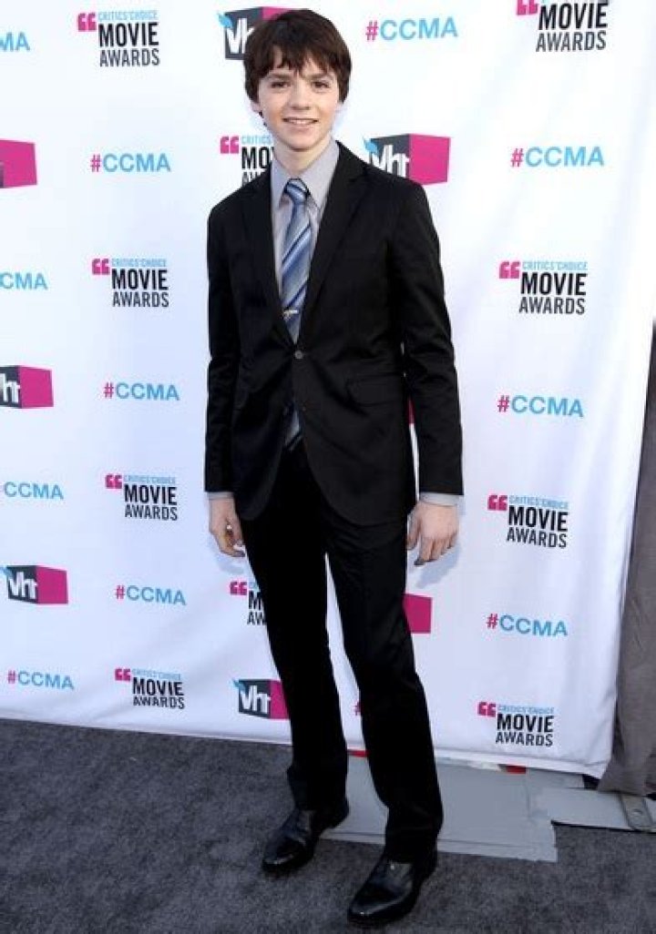 Joel Courtney Height, Weight, Body Measurements, Shoe Size