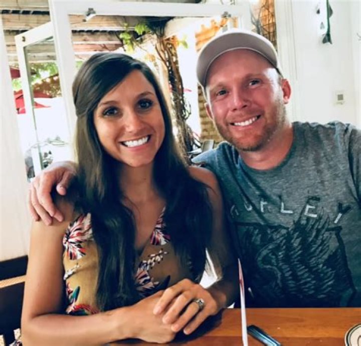 Laura Lee is married. Know about her husband and net worth. 