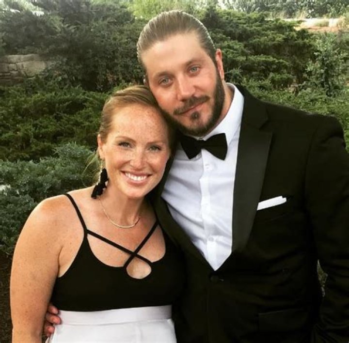 Mina Starsiak Net Worth, Husband, Married, Family, Siblings, Wiki