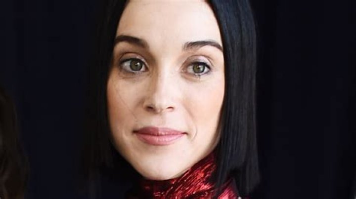 St. Vincent Net Worth: Details About Singing, Income, Gf, Age, Carere - SarkariResult