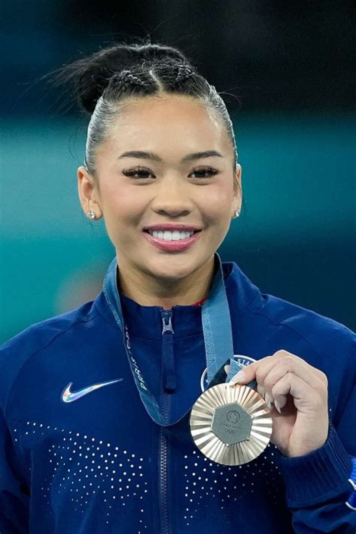 Suni Lee Lips Net Worth, Wiki, Parents, Ethnicity, Religion, Bio, Age, Family And More - SarkariResult