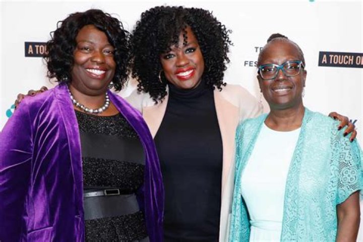 Viola Davis Siblings : Who Are Viola Davis Brother And Sister? Who Is Viola Davis? - SarkariResult