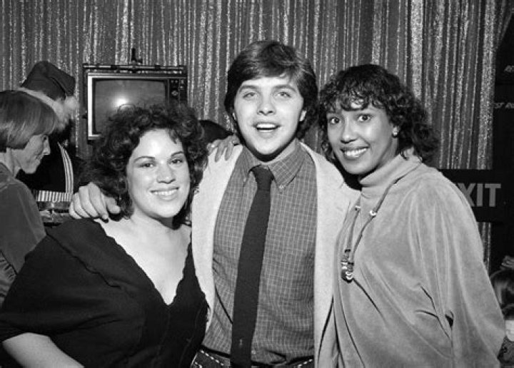 Wendie Jo Sperber's Career and Battle with Breast Cancer: What Really Happened? - SarkariResult